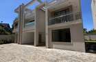 6 Bed Townhouse with En Suite at Lavington Green - 3
