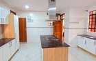 5 Bed Townhouse with En Suite at Lavington Road - 18