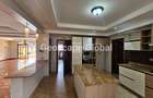 4 Bed Apartment with En Suite in Riverside - 14