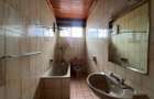 4 Bed House with En Suite in Nyari - 15