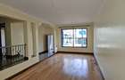 5 Bed Townhouse with En Suite in Westlands Area - 6