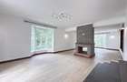 5 Bed House with En Suite at Rosslyn - 10