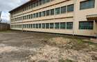 0.47 ft² Office with Parking in Industrial Area - 1