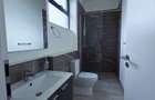 4 Bed Apartment with En Suite at Riverside Drive - 9