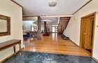 5 Bed Townhouse with En Suite at Kyuna Road - 16