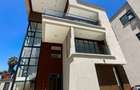 5 Bed Townhouse with En Suite in Lavington - 2