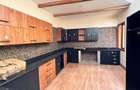 6 Bed House with En Suite at Ridgeway - 13