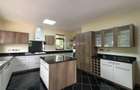 5 Bed Townhouse with En Suite in Lavington - 3