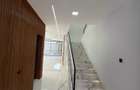 6 Bed Townhouse with En Suite in Lavington - 14