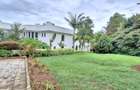 4 Bed House with En Suite in Nyari - 1