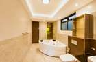 4 Bed Apartment with En Suite in Riverside - 8