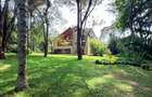5 Bed Villa with En Suite in Spring Valley - 4