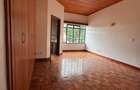 5 Bed Townhouse with En Suite at Lavington - 17