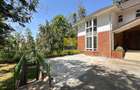 5 Bed Townhouse in Rosslyn - 18