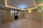 5 Bed House with En Suite at Bypass - 14