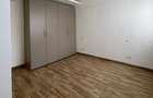 4 Bed Apartment with En Suite at Riverside Drive - 14