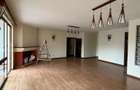 3 Bed Apartment with Swimming Pool in Riverside - 8