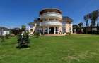 6 Bed House with En Suite in Runda - 12
