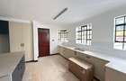 5 Bed House with En Suite at Windsor - 15