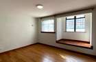 5 Bed Villa with En Suite in Spring Valley - 15