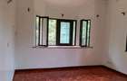 5 Bed House with En Suite in Rosslyn - 9