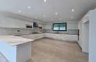6 Bed Villa with En Suite in Lavington - 9
