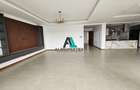 3 Bed Apartment with En Suite in Riverside - 4