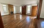 5 Bed Townhouse with En Suite in Lavington - 3