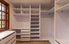 5 Bed House with En Suite in Ridgeways - 18