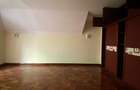 6 Bed Townhouse with En Suite at Near State House Road - 7