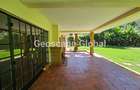 5 Bed House with En Suite in Rosslyn - 1