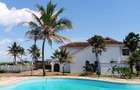 5 Bed Villa with En Suite at Baobab Road - 12