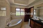5 Bed House with En Suite in Runda - 14