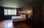 4 Bed House with En Suite at Loresho Road - 14