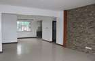 4 Bed Apartment with En Suite in Parklands - 1