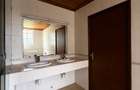 5 Bed House with En Suite in Runda - 12