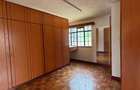 5 Bed Townhouse with En Suite in Lavington - 12