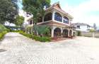 4 Bed House with En Suite in Ridgeways - 1