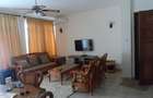 Serviced 3 Bed Apartment with En Suite at Links - 17