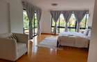 Serviced 3 Bed Apartment with En Suite in Brookside - 19