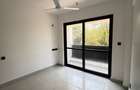 3 Bed Apartment with En Suite at Off Links Road - 10