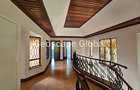 5 Bed House with En Suite in Runda - 18