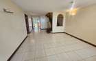 4 Bed Apartment with En Suite in Riverside - 14