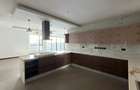 3 Bed Apartment with En Suite in Riverside - 4