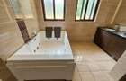 3 Bed Apartment with En Suite in Riverside - 6