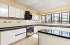 4 Bed Apartment with En Suite in Parklands - 3