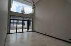 5 Bed House with En Suite in Nyari - 12