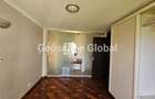 3 Bed Apartment with En Suite in Riverside - 11