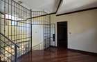 4 Bed House with En Suite in Hill View - 19