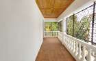 6 Bed House with En Suite in Nyari - 8